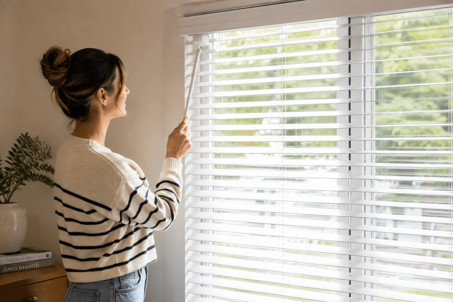 How to clean different types of blinds