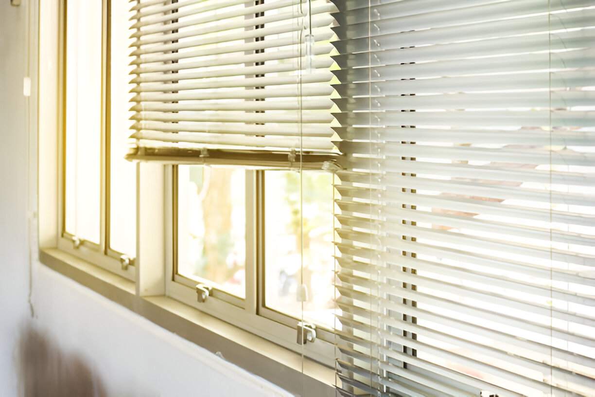 Miamis Best Blinds | Comprehensive Guide to Window Blinds for Odd-Shaped and Large Windows