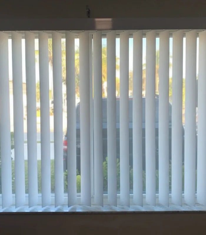 imgi_14_Vertical-Motorized-Blind